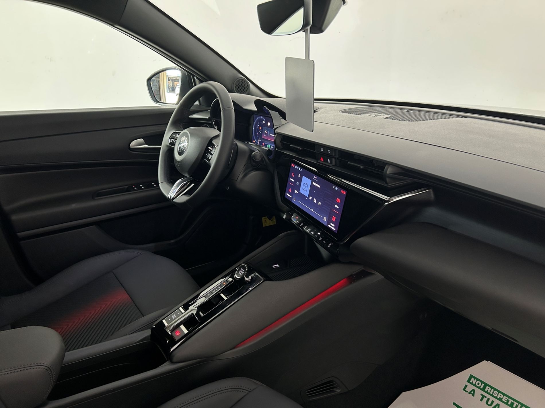 Junior 1.2 ibrida Speciale - Autoviemme